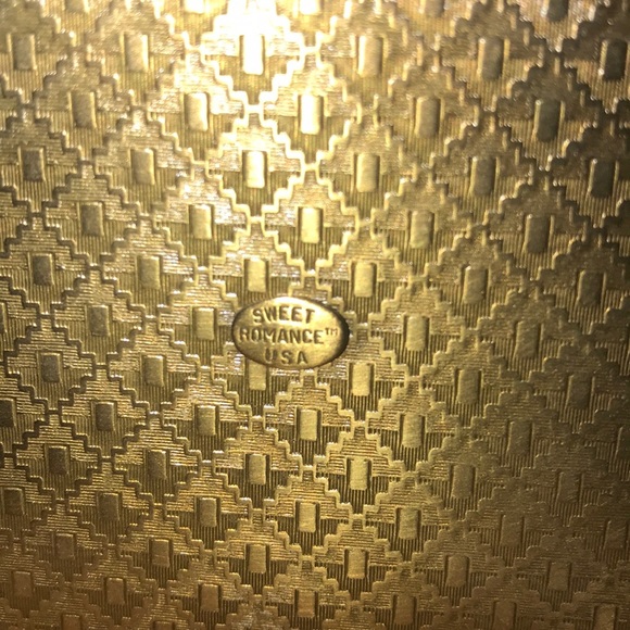 Vintage Sweet Romance Trinket Box - Picture 7 of 16